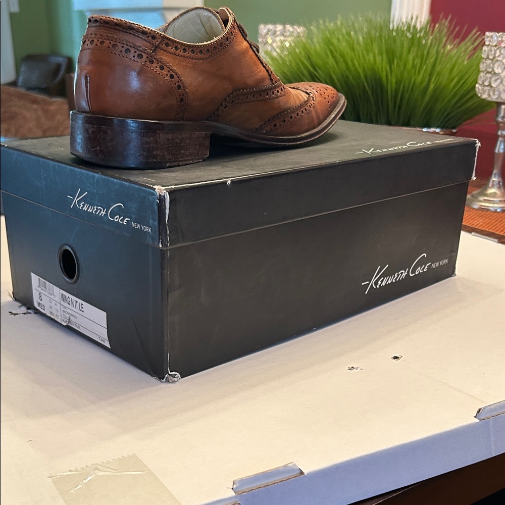Kenneth Cole Men's Tan Leather Oxfords - Picture 6 of 6